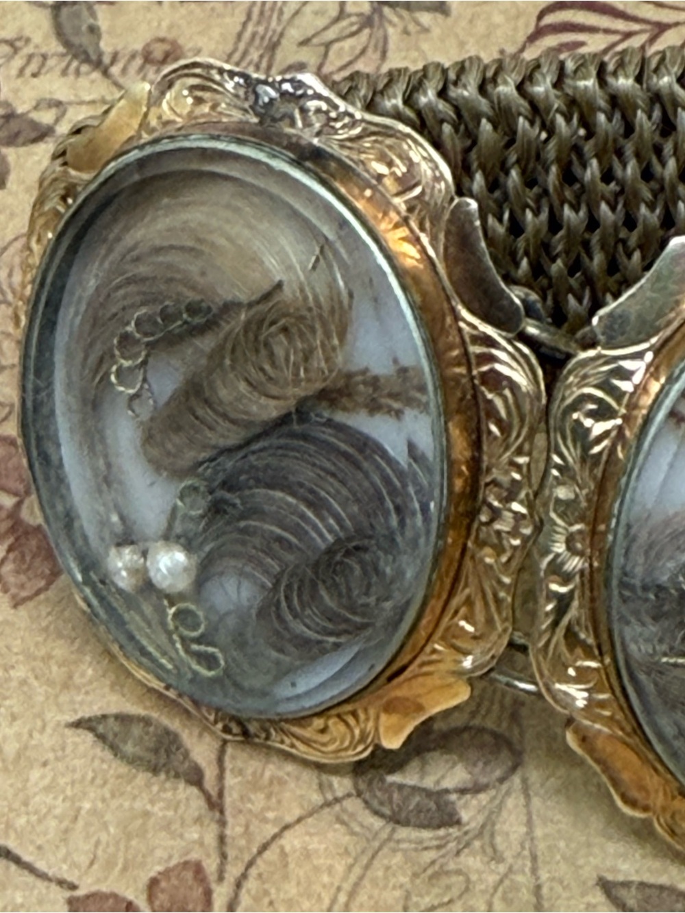 10K Gold Victorian Mourning Bracelet with Hair Band and 3 Hair Filled Lockets - Picture 3 of 15